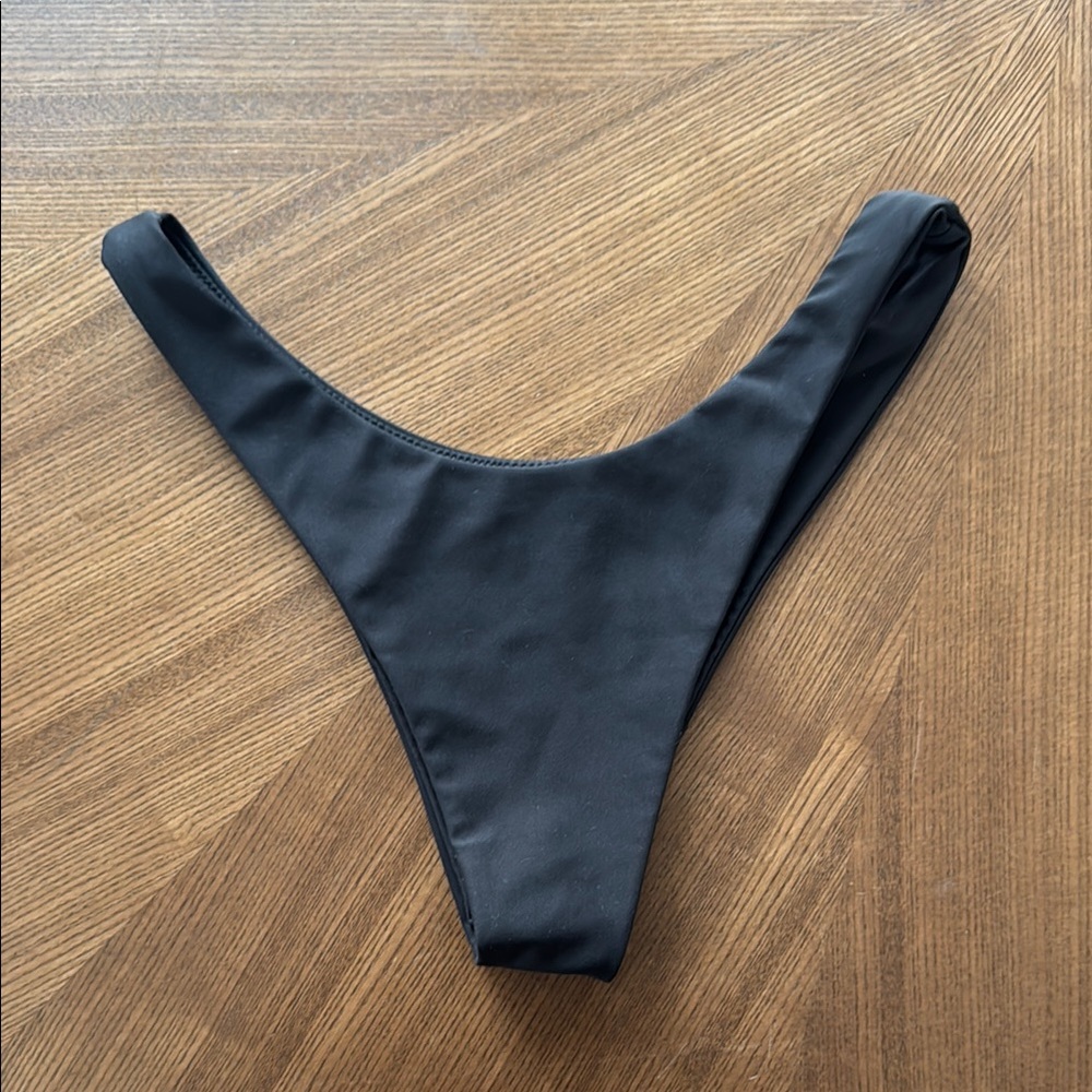 LAHANA Swim Black Cheeky Bikini Bottom Size L NWOT